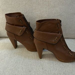 Cut out boots